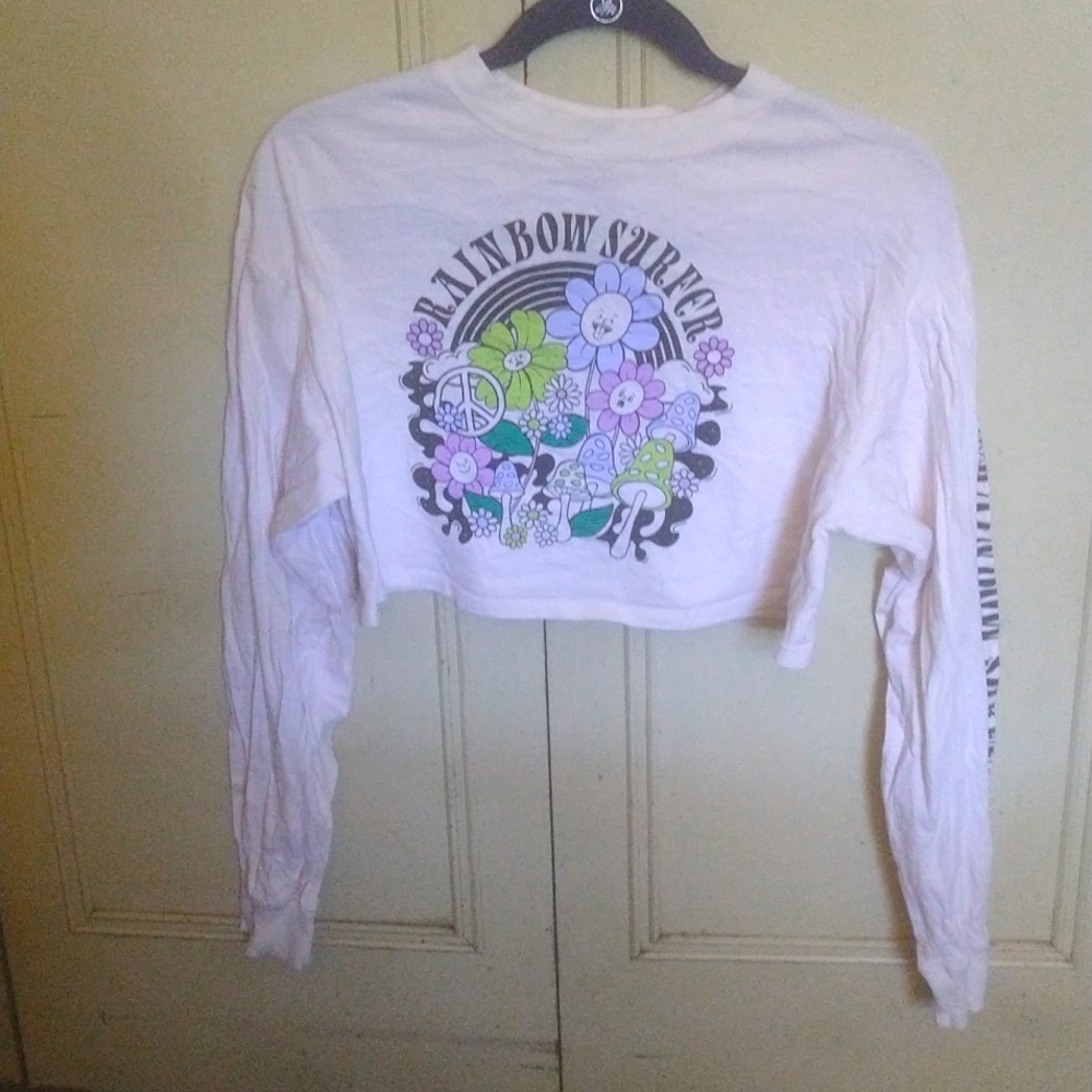 NWOT H&M Cropped Rainbow Surfer Graphic T-Shirt